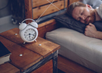 How to Sleep Better: Science-Backed Sleep Hacks to Wake Up Ready to Go