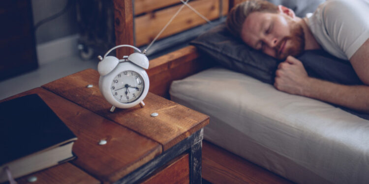 How to Sleep Better: Science-Backed Sleep Hacks to Wake Up Ready to Go