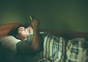 Why You Should Stop Sleeping With Your Cell Phone