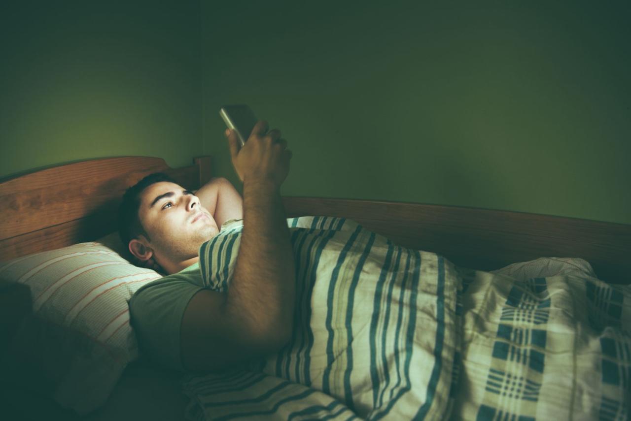 Why You Should Stop Sleeping With Your Cell Phone